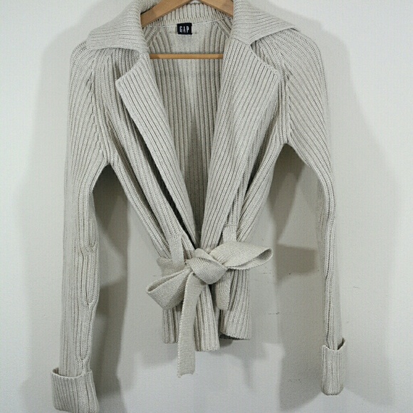 GAP Sweaters - Gap oatmeal cardigan w belt tie